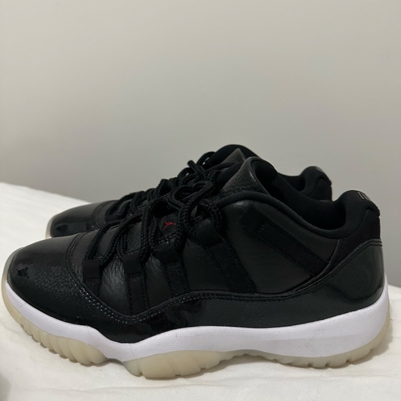 Jordan 11 Retro Low - Picture 3 of 4